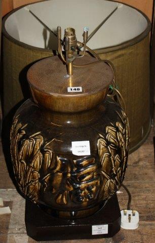 Celadon glazed table lamp(-)